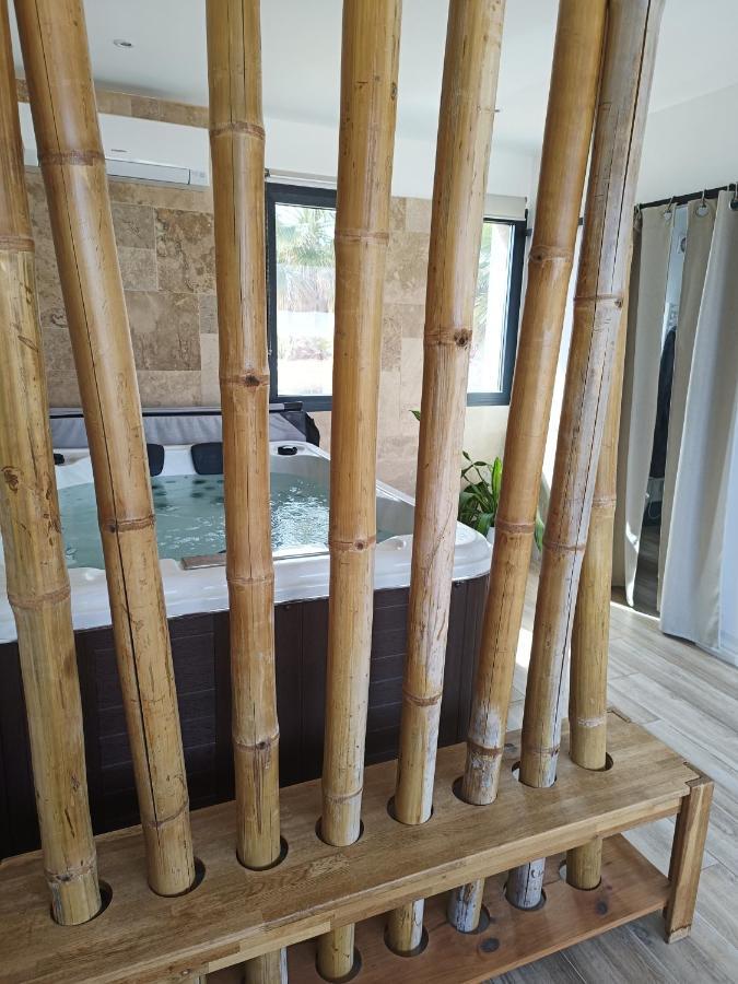 Le Pavillon Des Pivoines Bed & Breakfast อิแยร์ ภายนอก รูปภาพ